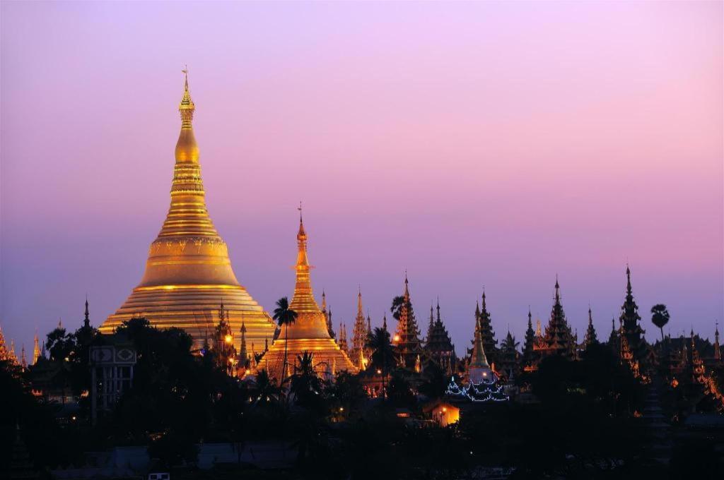 Gemsy Hotel Yangon Bagian luar foto