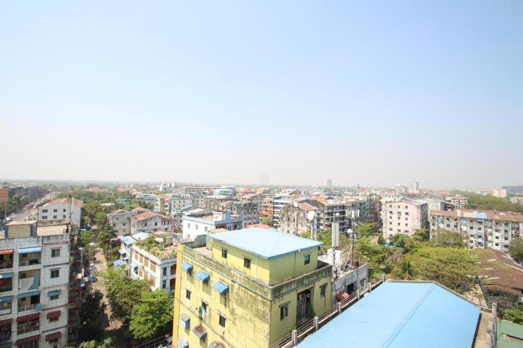 Gemsy Hotel Yangon Bagian luar foto