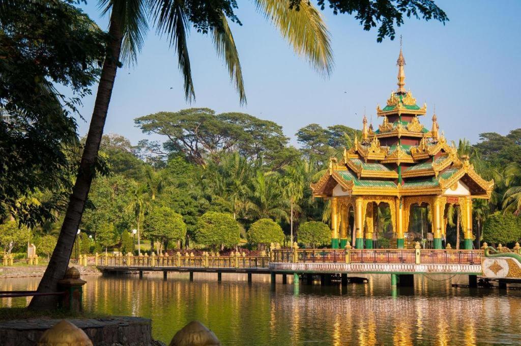 Gemsy Hotel Yangon Bagian luar foto