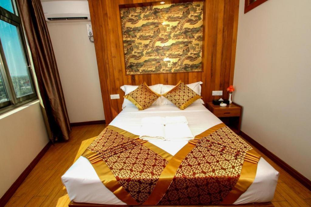 Gemsy Hotel Yangon Bagian luar foto