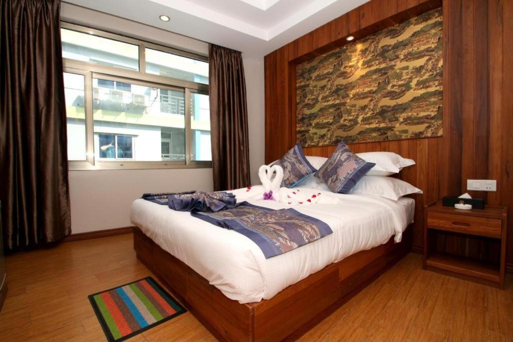 Gemsy Hotel Yangon Bagian luar foto