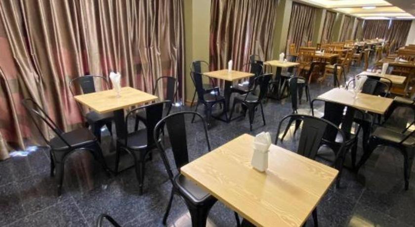 Gemsy Hotel Yangon Bagian luar foto