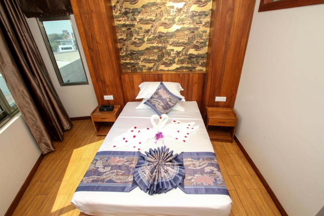 Gemsy Hotel Yangon Bagian luar foto