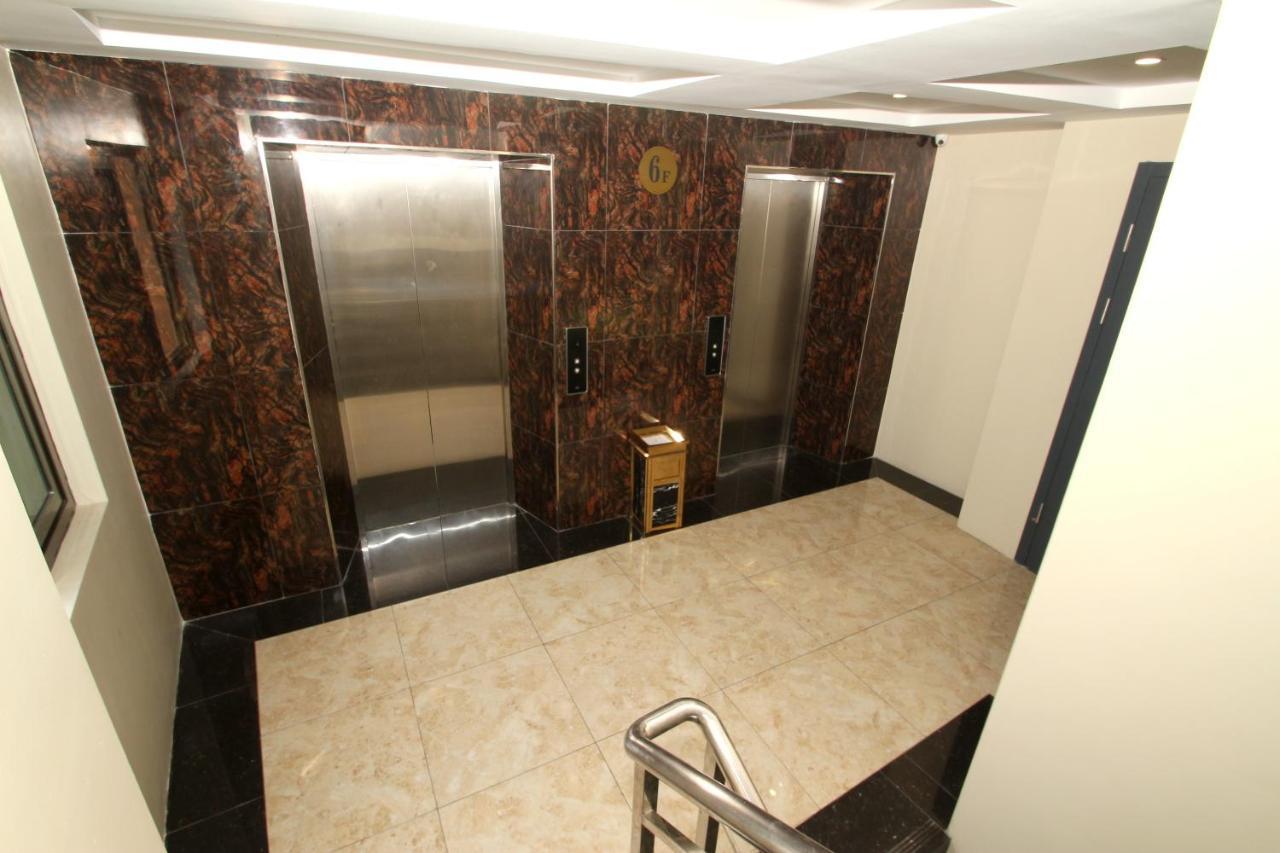 Gemsy Hotel Yangon Bagian luar foto