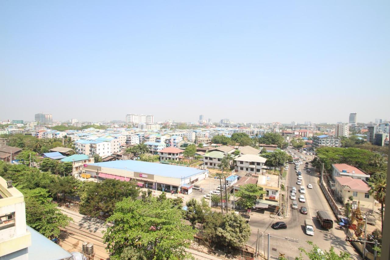 Gemsy Hotel Yangon Bagian luar foto